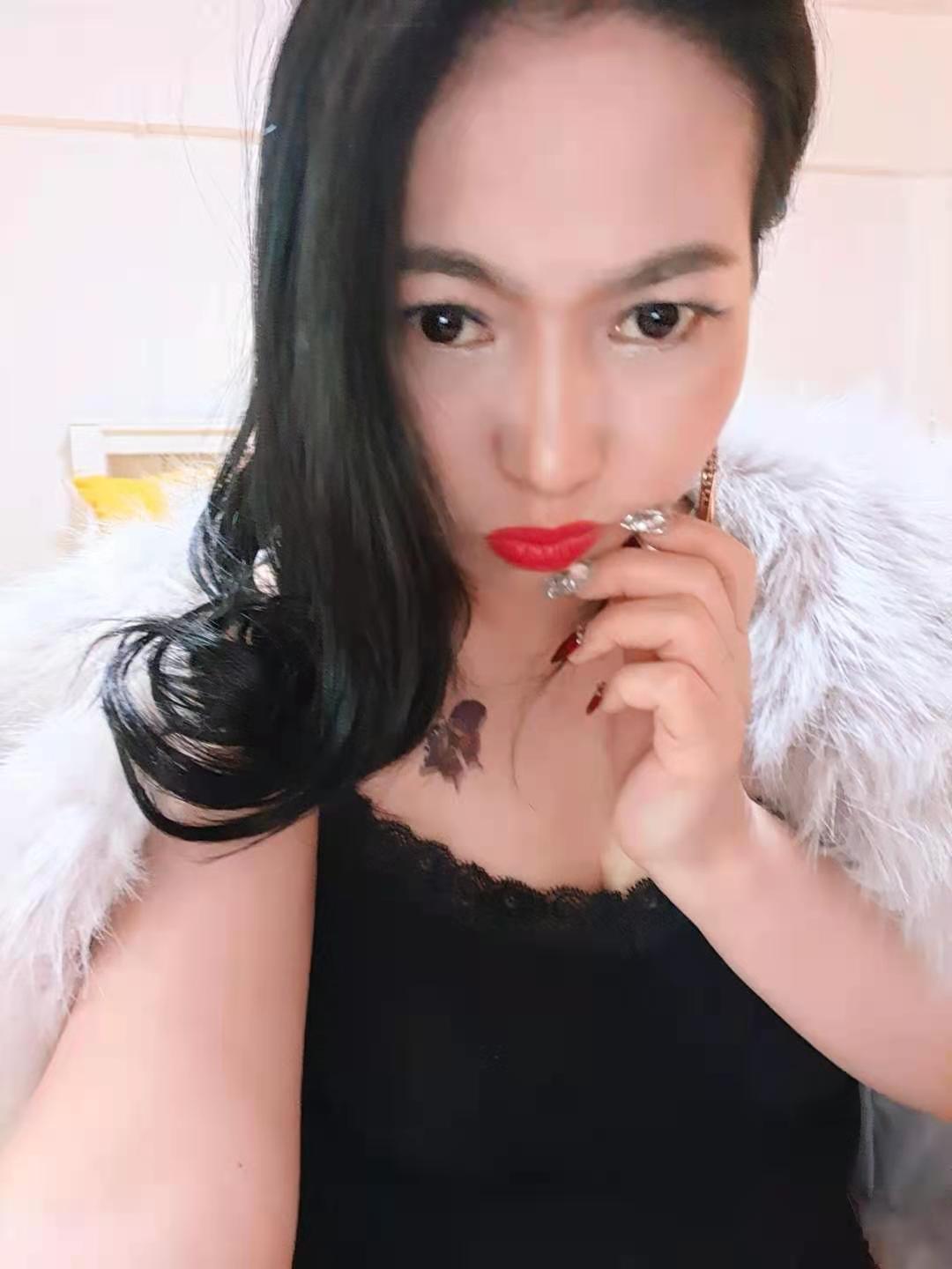 紧致成熟少妇